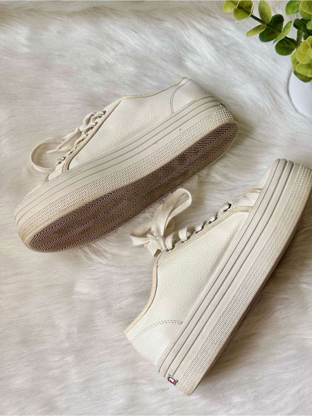 Steve Madden Bobbi30 White Platform Lace-Up Sneakers Size 7M Chunky Casual Shoes - Picture 3 of 11